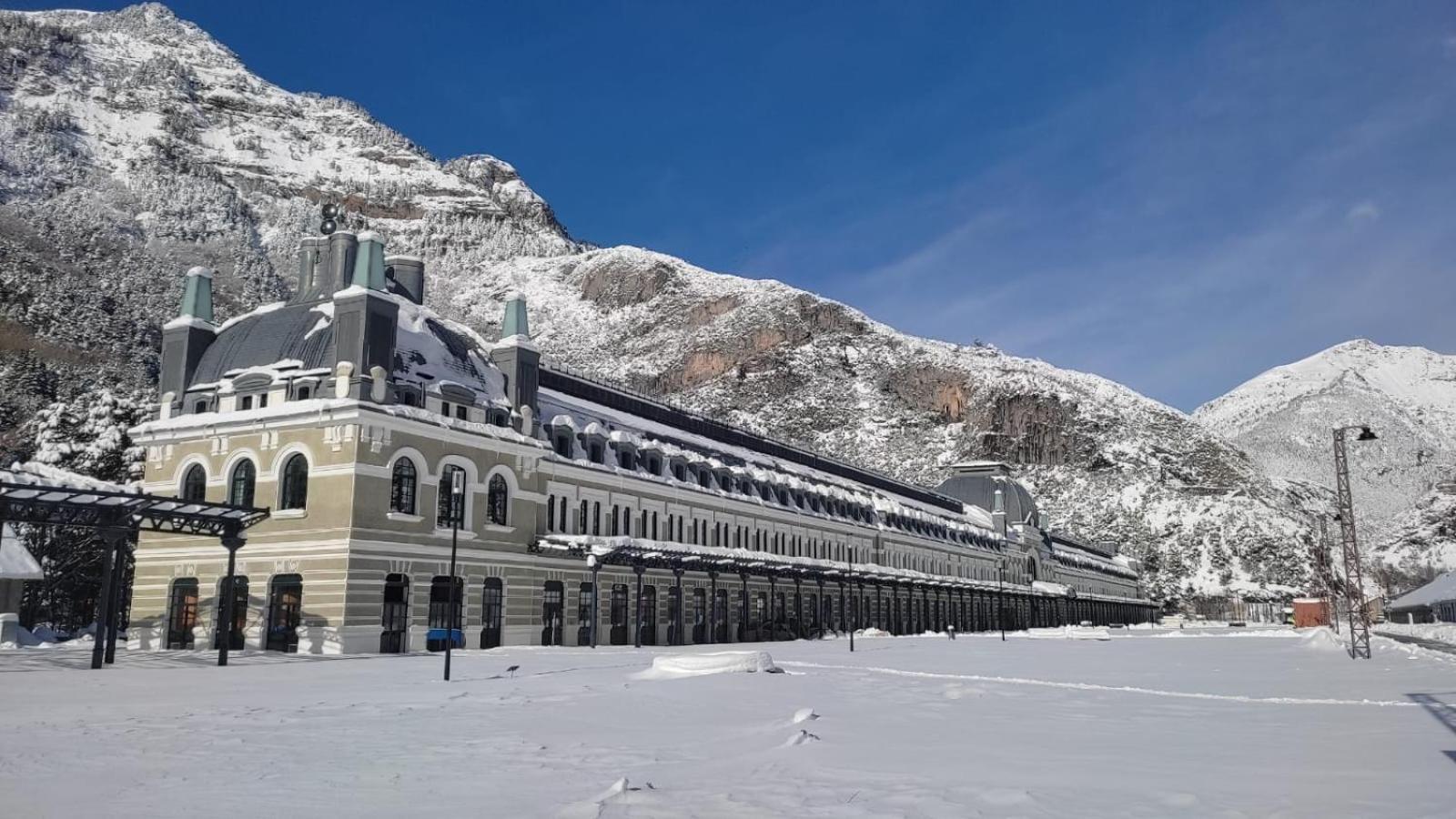 Arce Avairent Canfranc Estacion Leilighet Eksteriør bilde